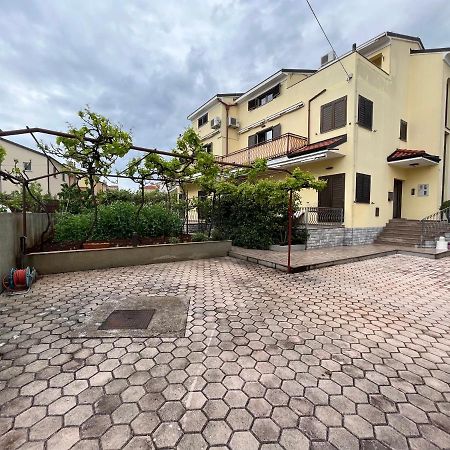 Holiday Apartments Sonne Rovinj Exterior photo