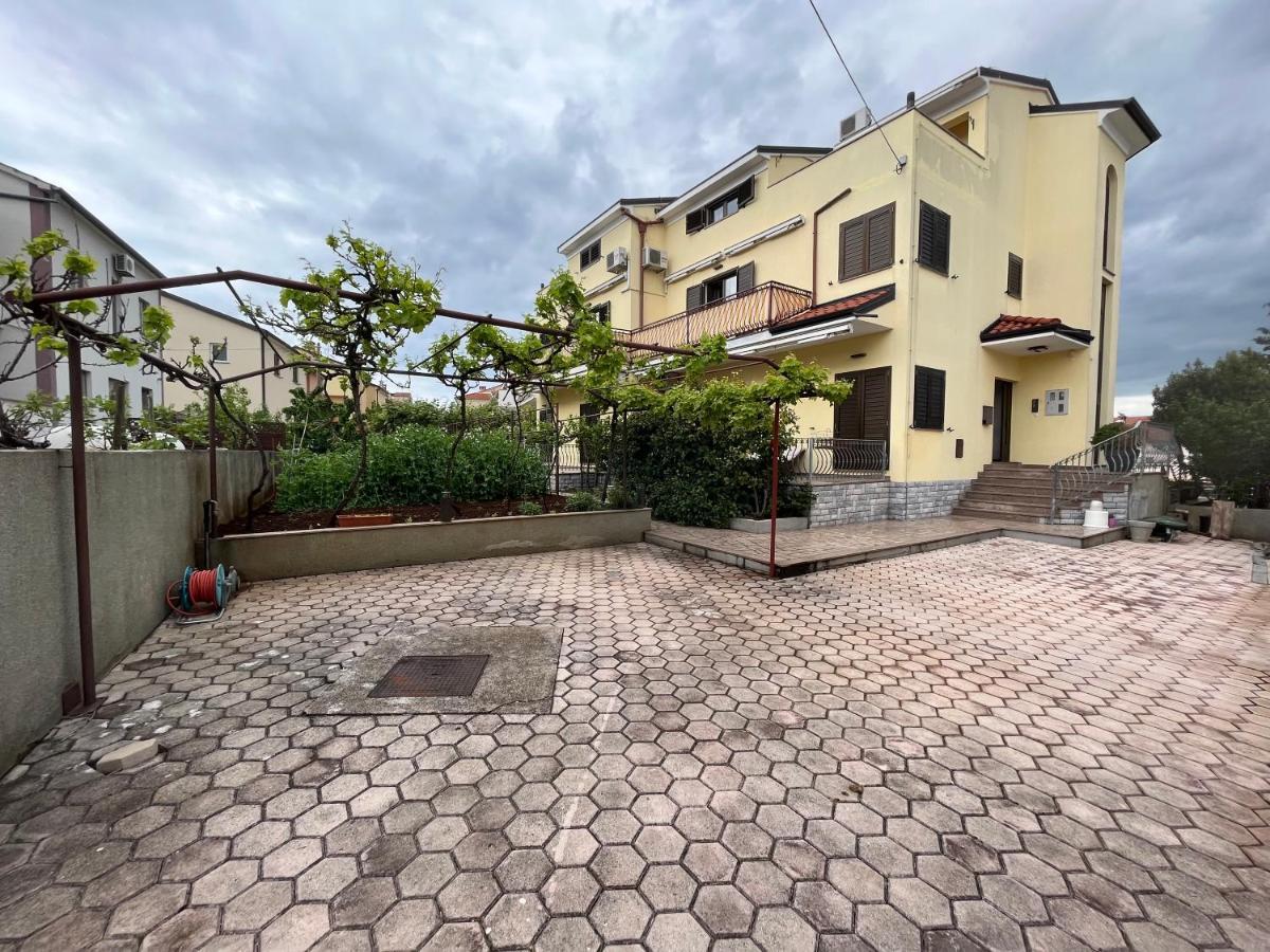 Holiday Apartments Sonne Rovinj Exterior photo